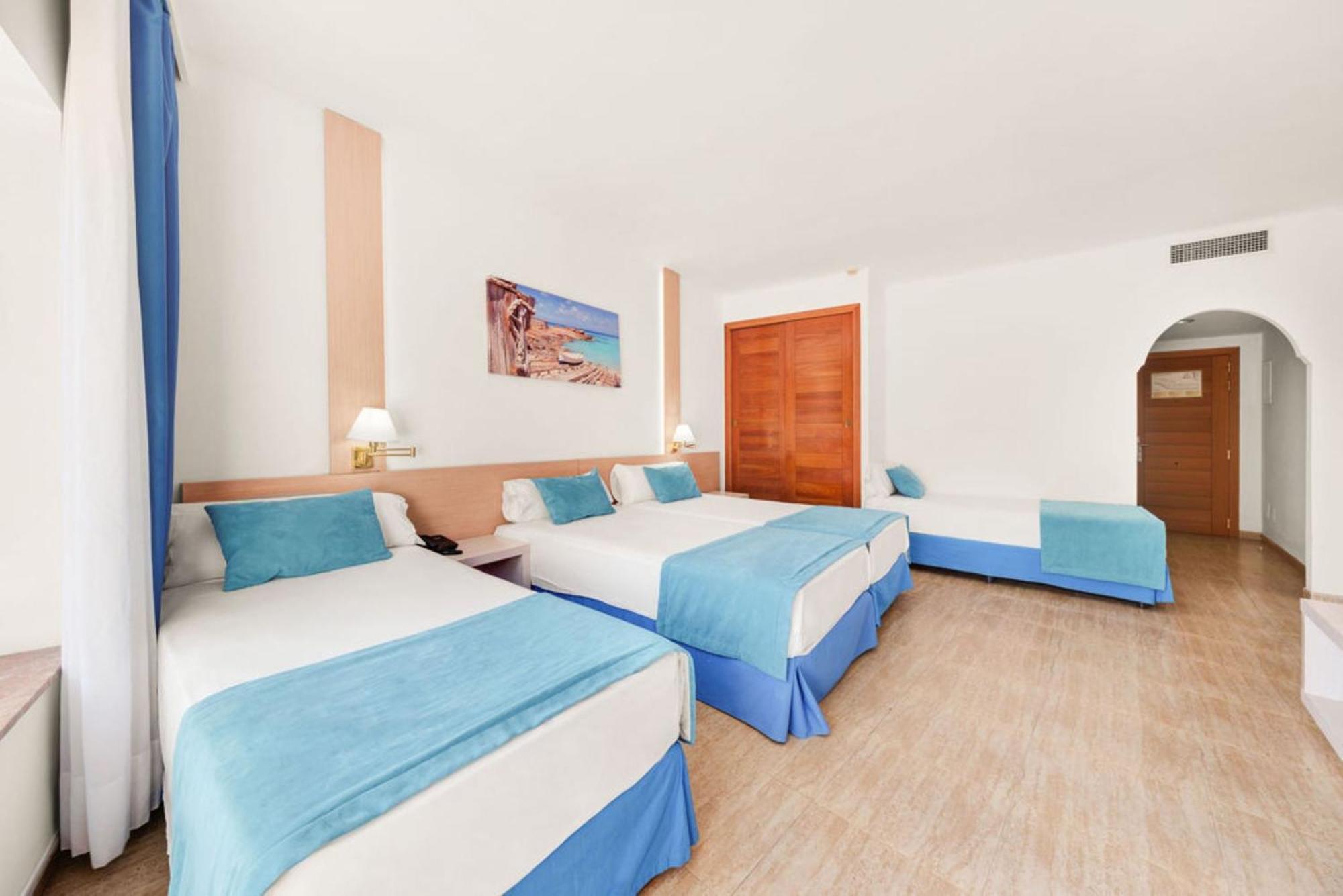 Habitación Cuádruple con balcón