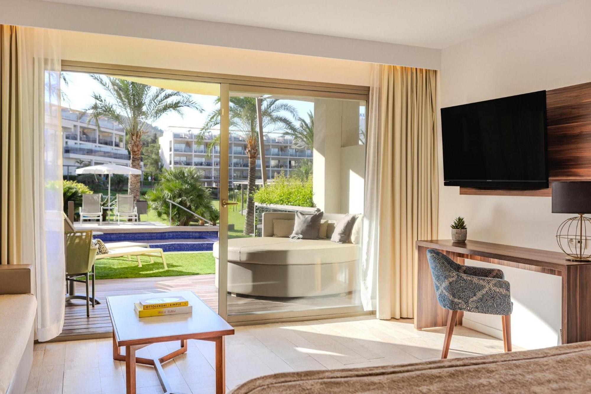 Junior Suite Swim Up